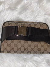 Load image into Gallery viewer, Authentic Gucci Fanny Pack