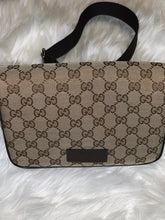 Load image into Gallery viewer, Authentic Gucci Fanny Pack