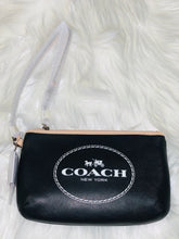 Load image into Gallery viewer, Coach Wristlet