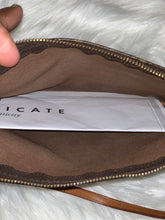 Load image into Gallery viewer, B You Resale - Authentic Louis Vuitton Pouchette
