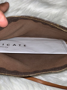 B You Resale - Authentic Louis Vuitton Pouchette