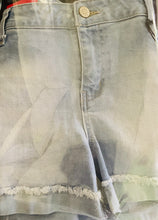 Load image into Gallery viewer, Celebrity Jeans Shorts