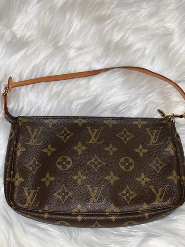 B You Resale - Authentic Louis Vuitton Pouchette